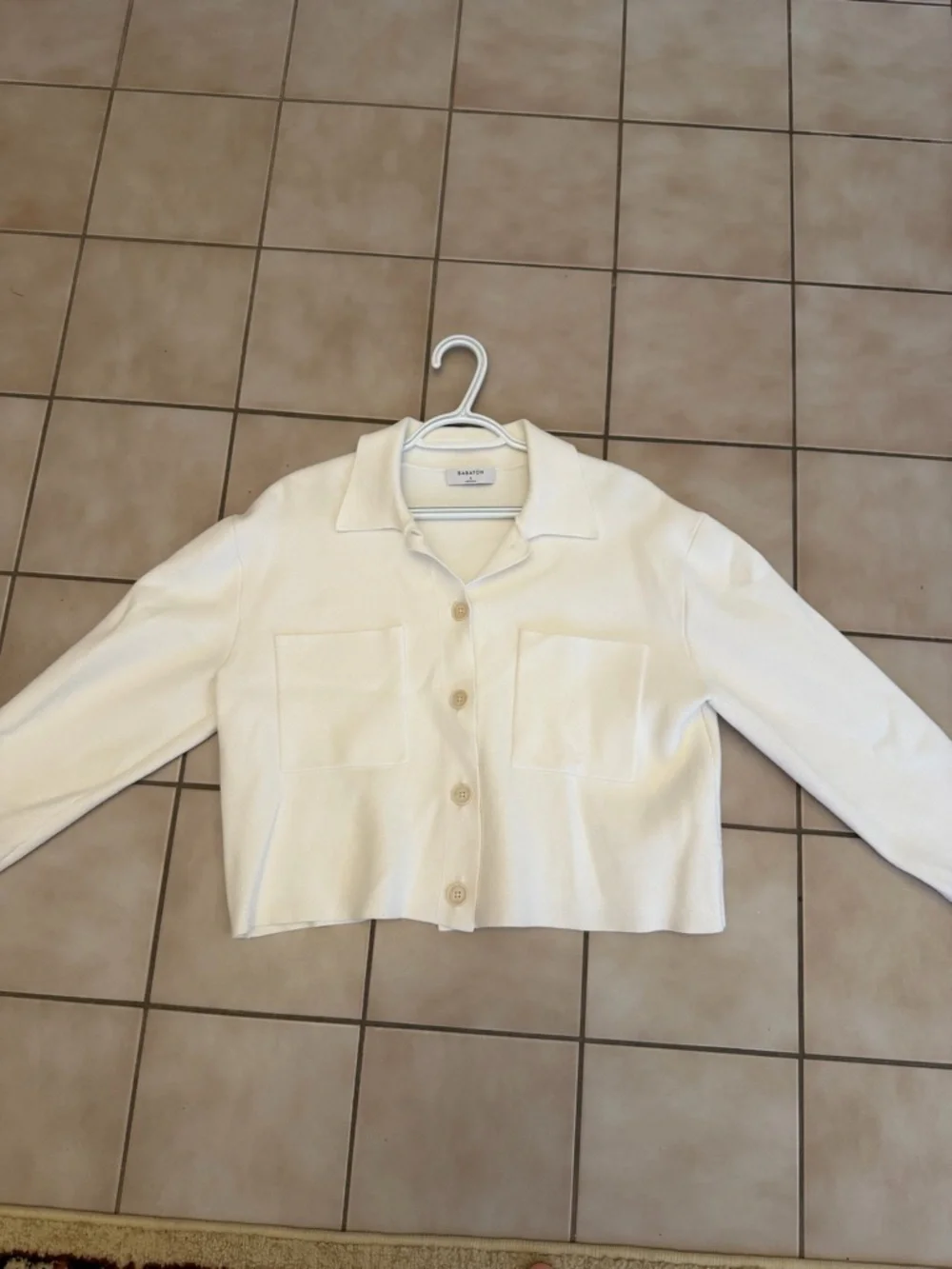 White Aritzia sweater babaton - Picture 5 of 6